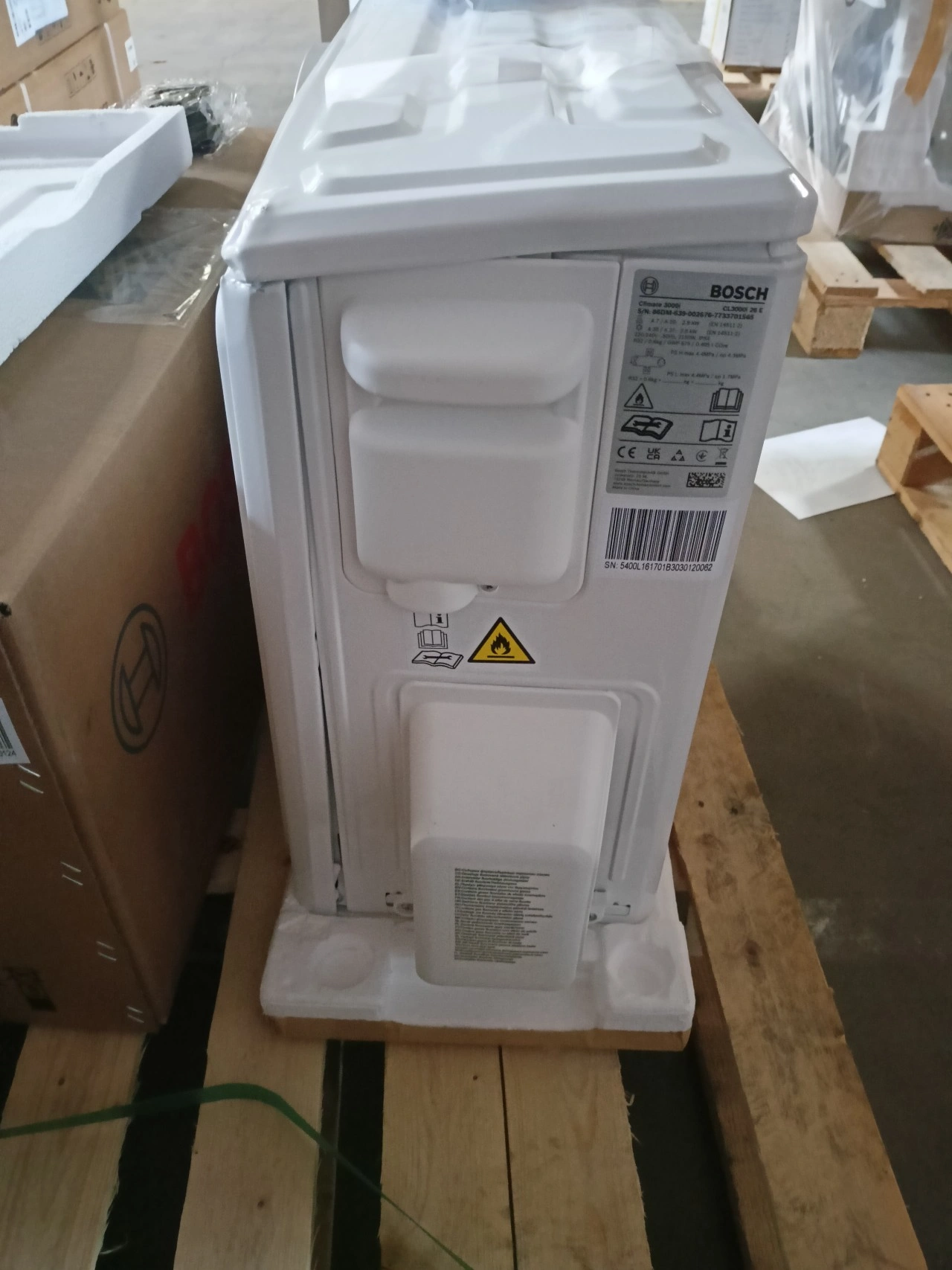 Bosch Split-Klimagerät CL3000i-Set 26 WE Außen- und Inneneinheit, 2,6 kW, A++ (7733701735) - B Ware [akzeptabel]