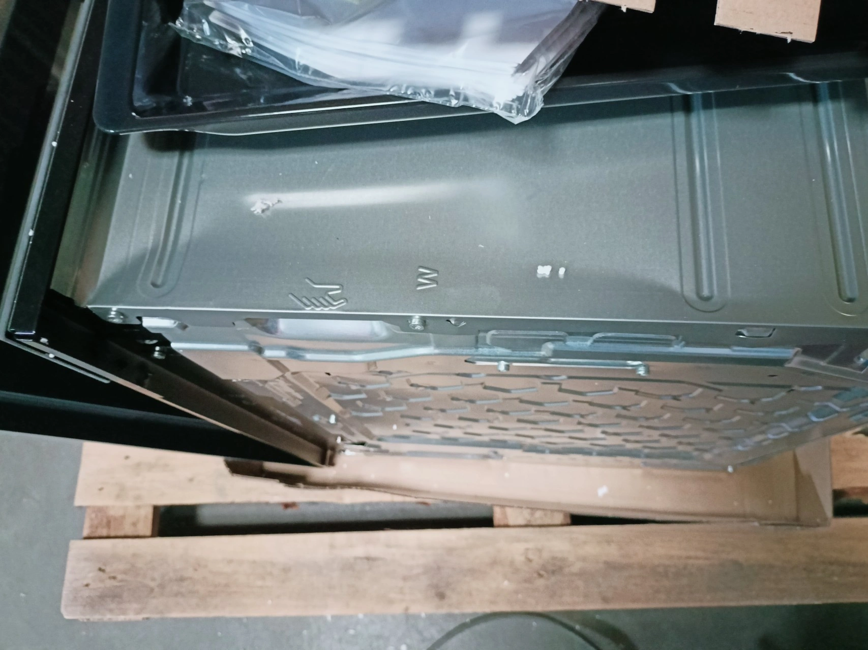 Bosch HBA571BB4 Serie 2 Einbau-Backofen mit Pyrolyse-Selbstreinigung, Schwarz - B Ware [sehr gut]